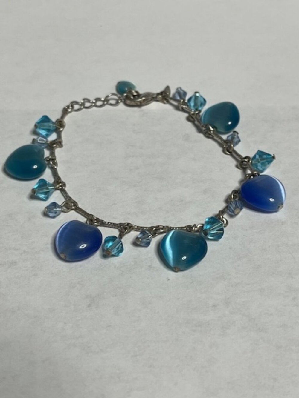 VTG AVON Cat's Eye Blue Glass Hearts Beads Crystal Accents Lobster Clasp 8" Long